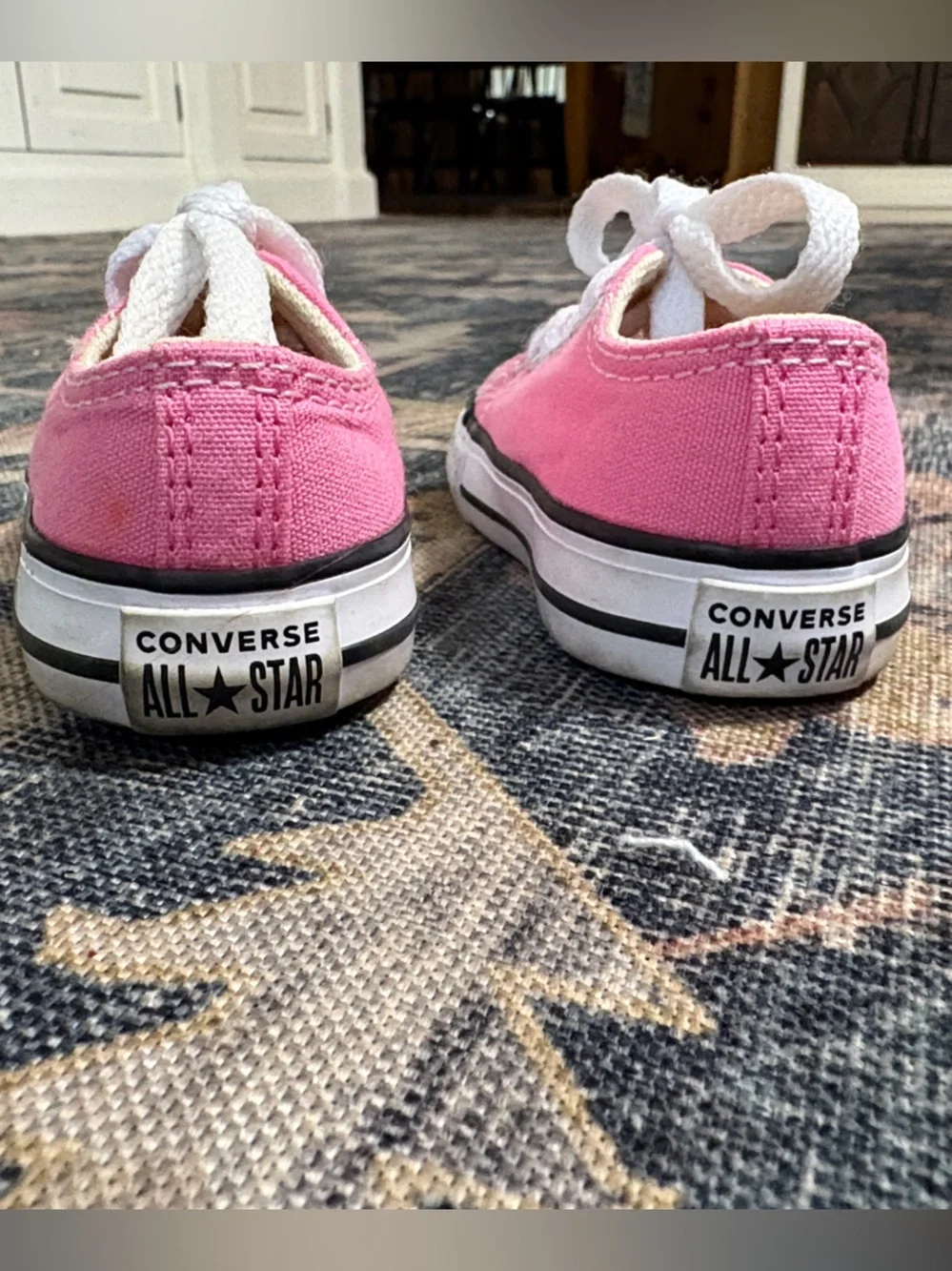 Chuck Taylor Converse All Star Pink Low Top Toddler Sneakers US sz 3